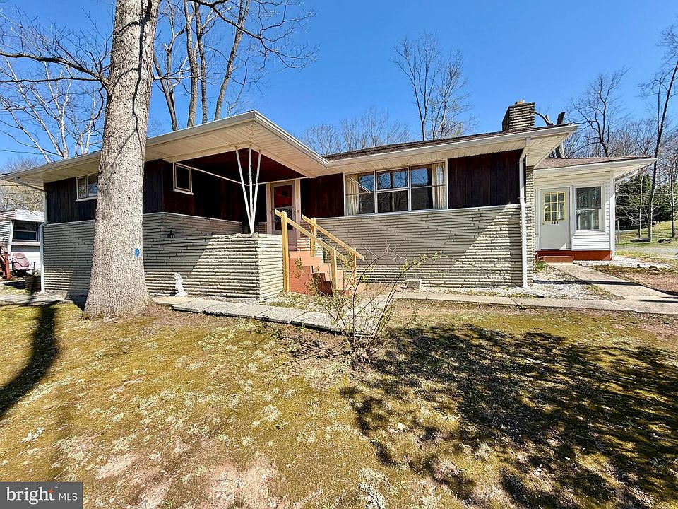1st image of 624 Raystown Rd