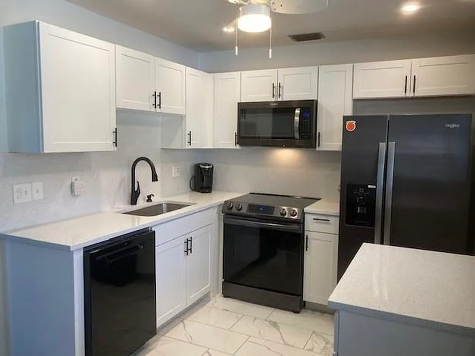 103 Royal Oak Dr #106