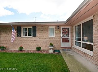 1601 Meadows Rd, Geneva, IL 60134