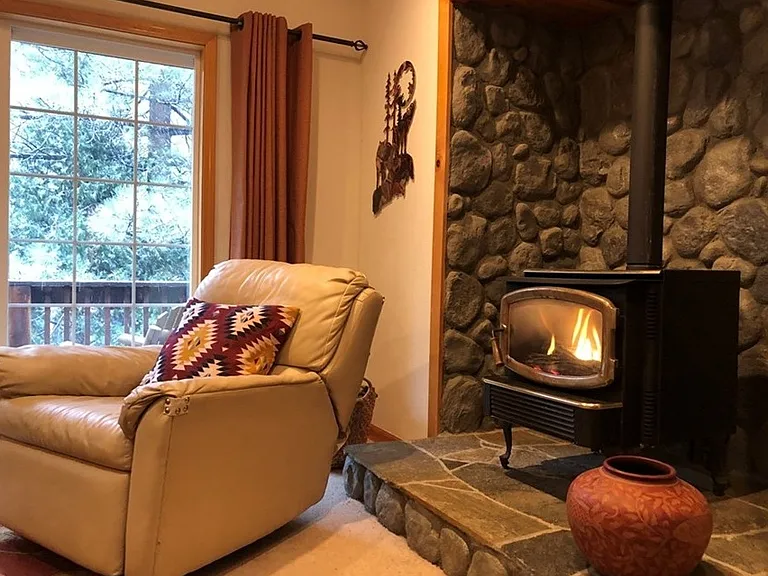 1119 Oxford Ct — Photo 4