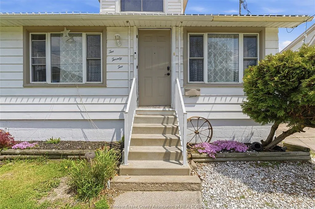 3 bed, $2,000 — Photo 3