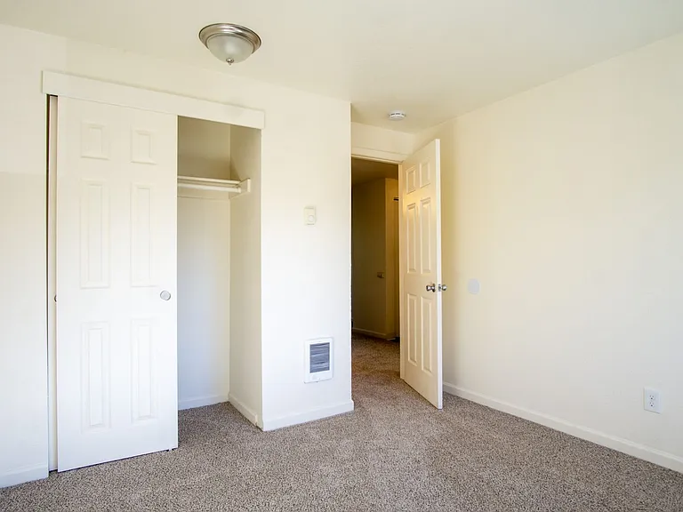 147A - Park Place Apartments — Photo 16