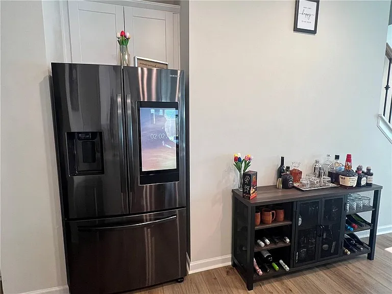 242 Wells Cir — Photo 5