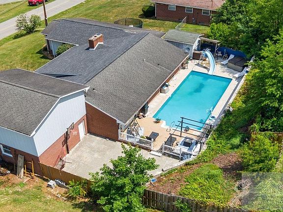 2nd image of 712 Mercer Rd