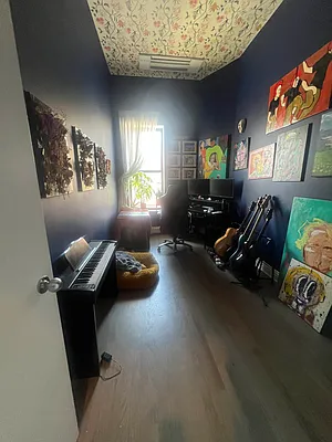 Rented by Standard Living Realty Inc | media 31