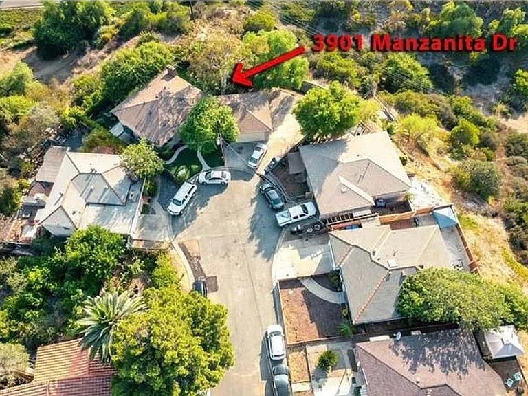 Manzanita Dr — Photo 2