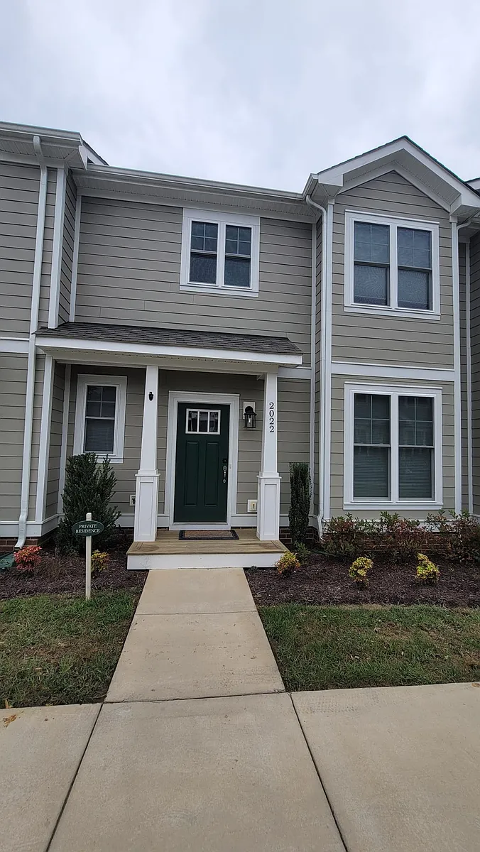 Building Photo - 2022 Holmes Ct E