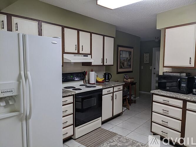 1st image of 32 Bougainvillea Dr