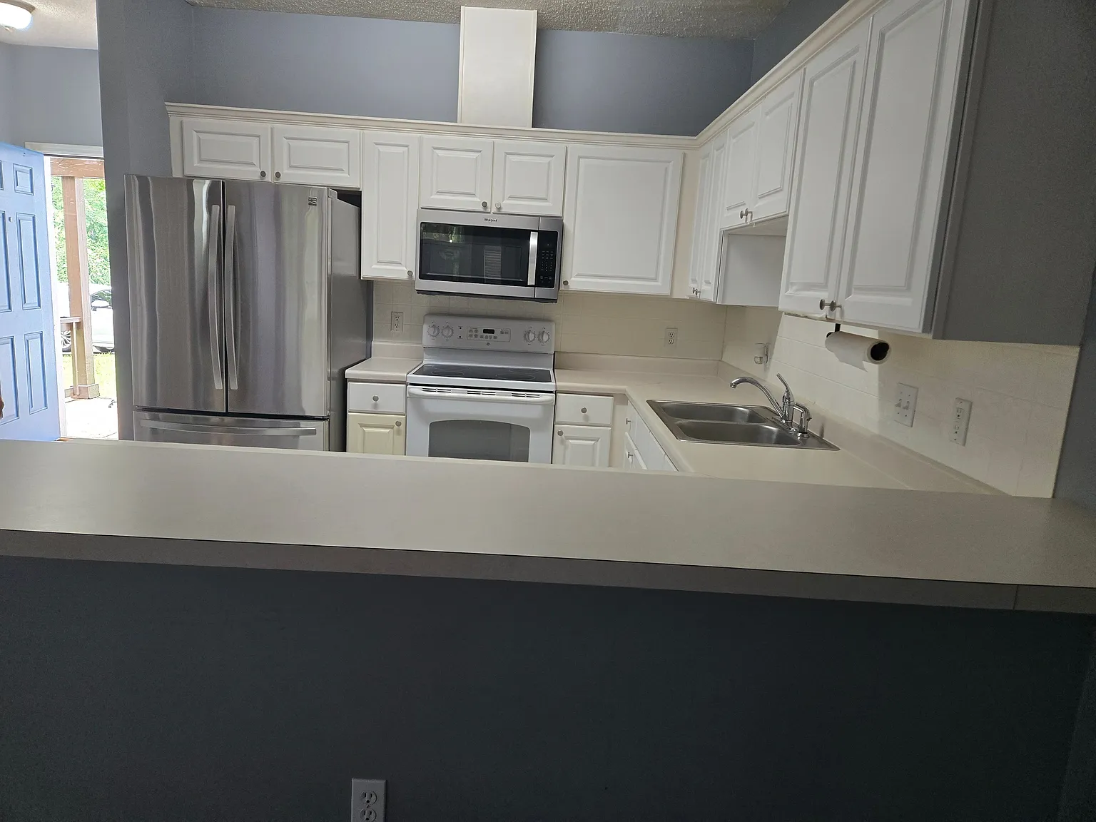 2 bed, 2.5 bath, 1358 sqft, $1,650 — Photo 2