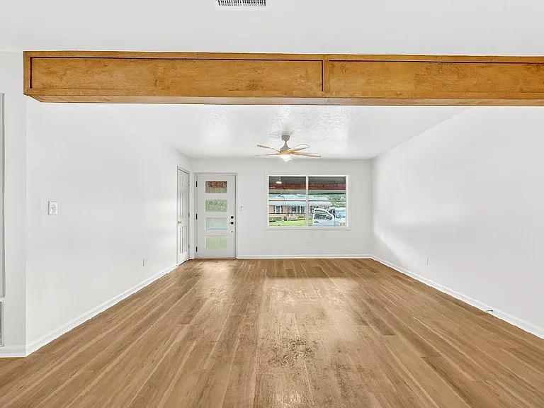 615 Parkwood Dr — Photo 5