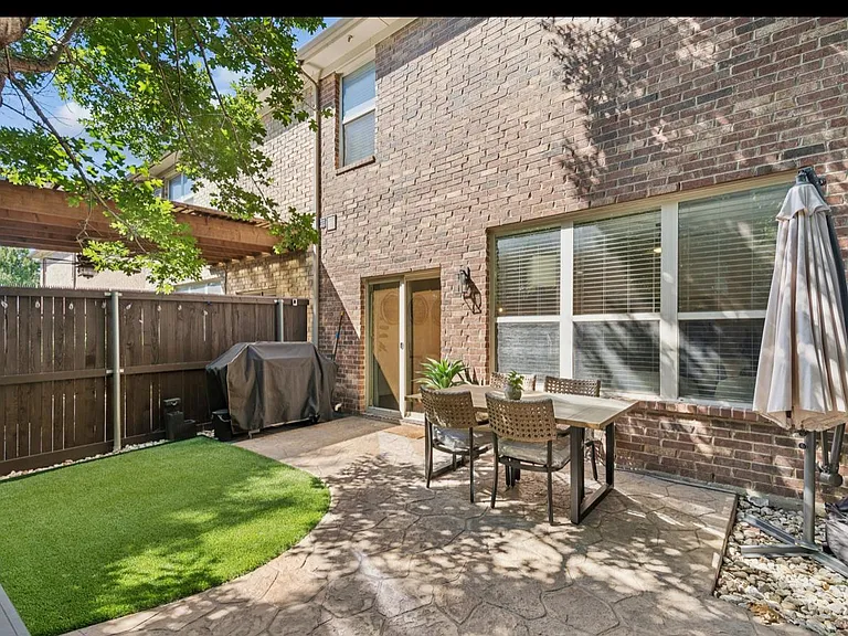 2653 Jacobson Dr — Photo 23