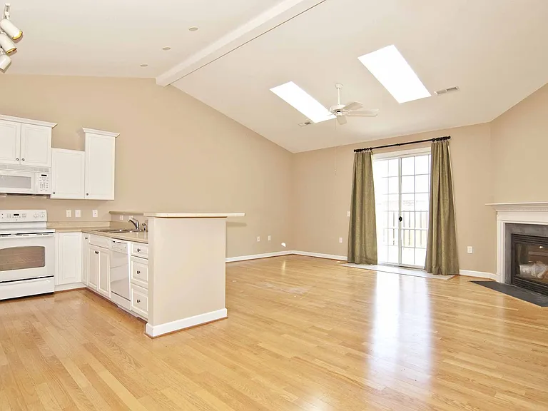 337 Monlandil Dr — Photo 3