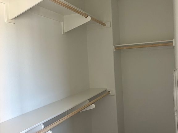 4th image of 700 Panorama Ln