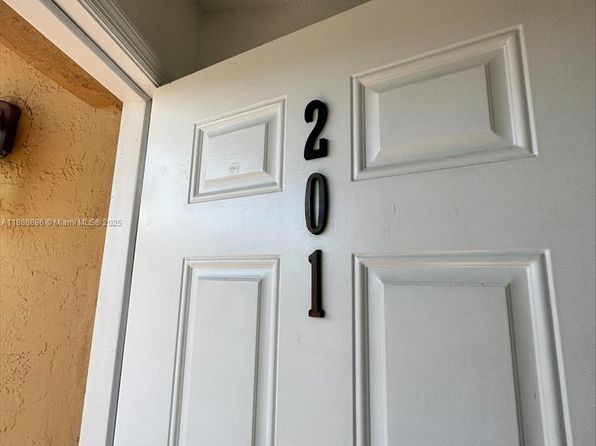 6214 SW 131st Ct APT 201