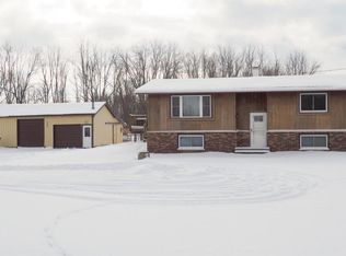 466 R Dr S, Fulton, MI 49052