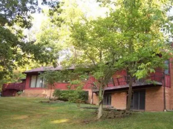 320 Kendall Park Rd #2, Peninsula, OH 44264