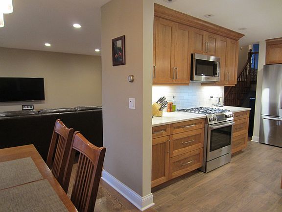2nd image of 639 Park Plaine Ave