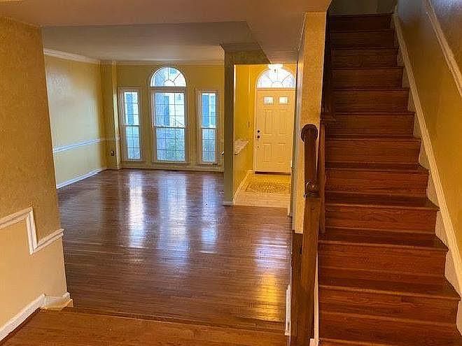 Main level- Living room