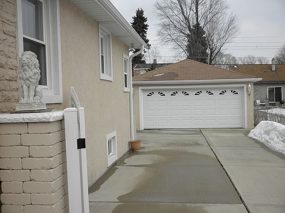 3rd image of 133 N Prater Ave