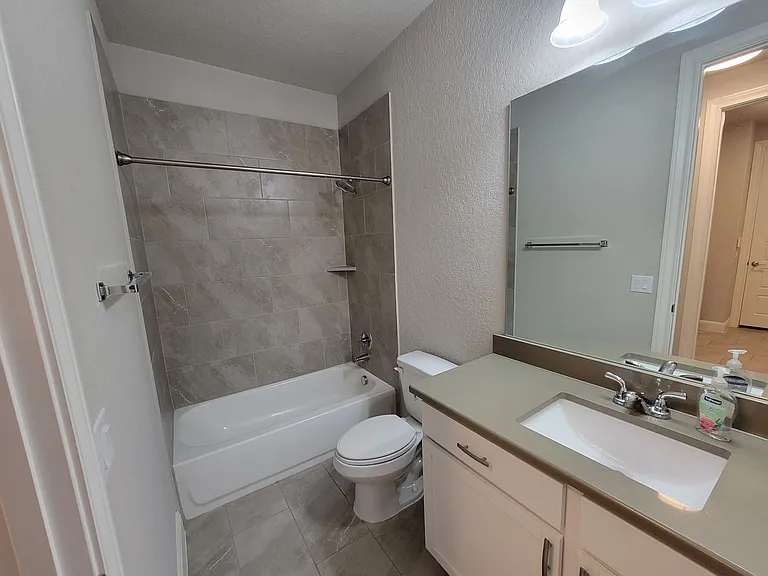 8915 Monument Parke — Photo 11