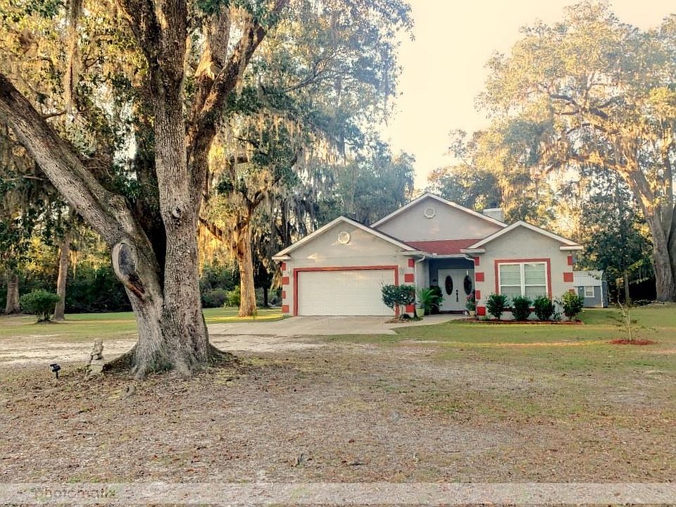 1st image of 10 Spanish Oak Ln