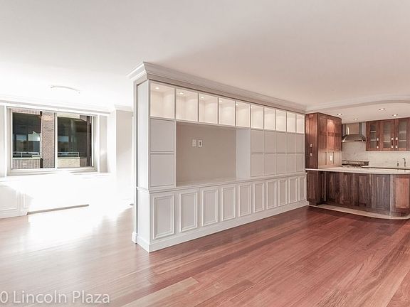 5th image of 30 W 63rd St APT 9N