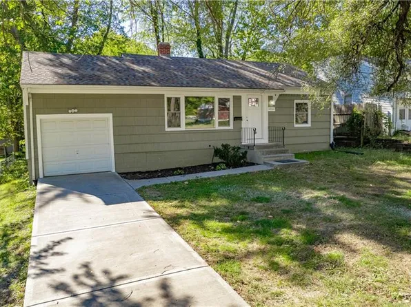 10521 E 35th St S, Independence, MO 64052