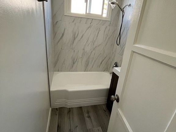 5th image of 409 E Harvard St APT 15