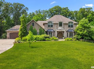 300 Wolf Crossing Dr, Morton, IL
