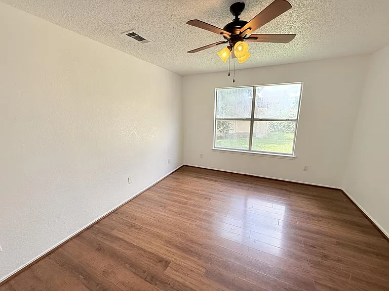 2302 Tracey Ann Ln — Photo 19