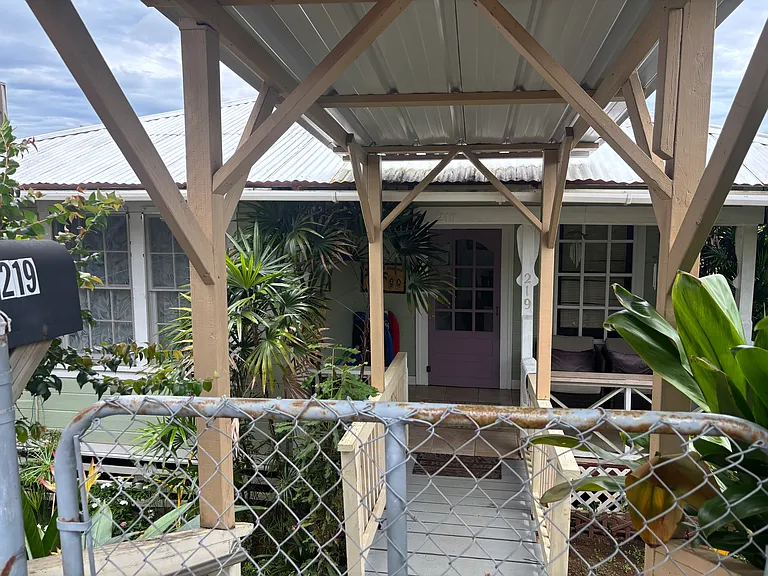 219 Ululani St — Photo 3