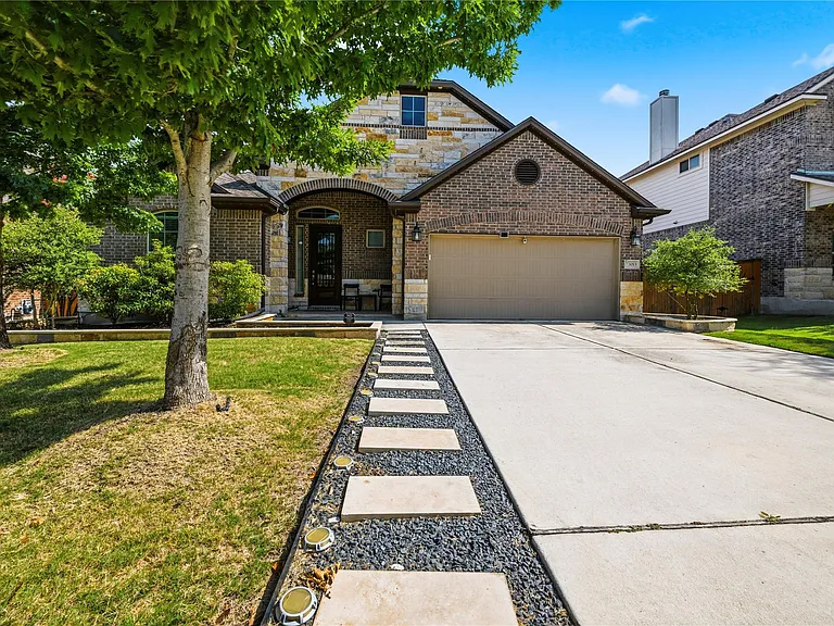 3013 Chalice Well Dr — Photo 1
