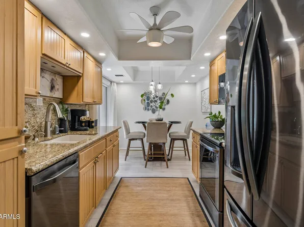 12212 N Paradise Village Parkway S #136, Phoenix, AZ 85032