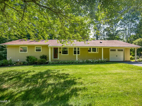 30 Pease Ter, Lee, MA 01238