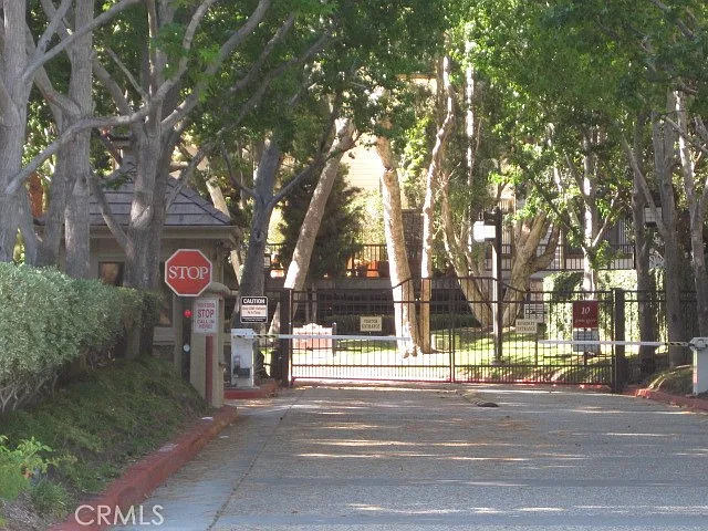 2577 Plaza Del Amo — Photo 26