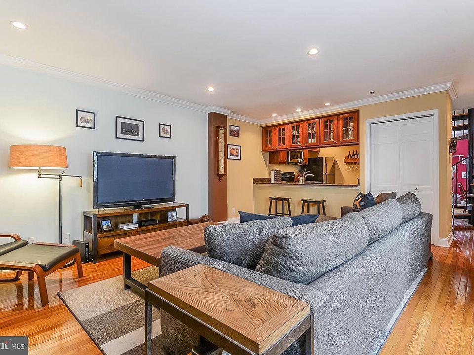 1st image of 627-37 N 18th St #306