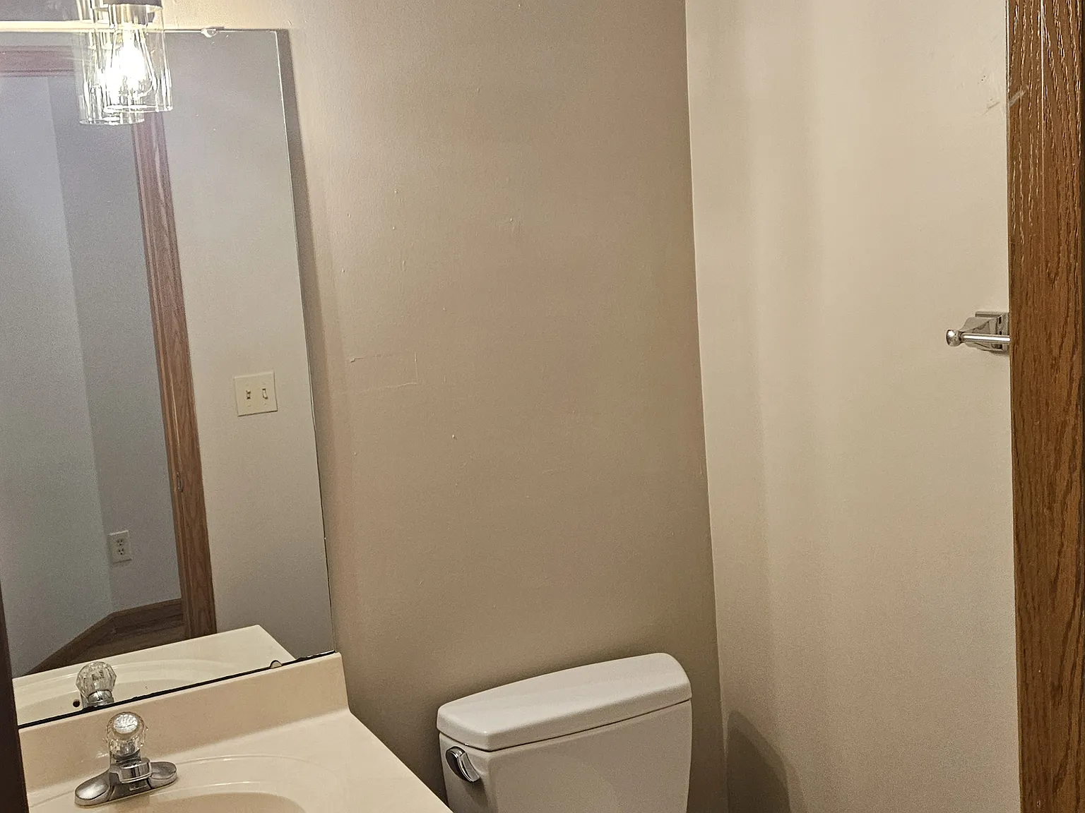 3 bed, 3.5 bath, 1600 sqft, $2,300 — Photo 4
