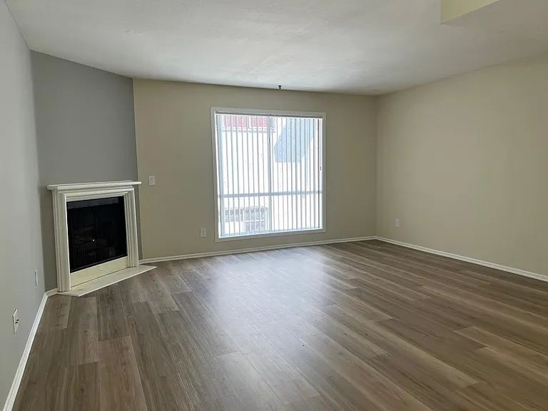 11045 Camarillo St #114 — Photo 11