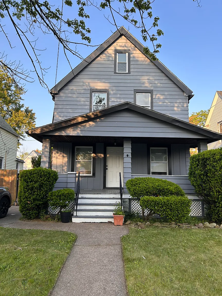 3337 W 98th St photo 1