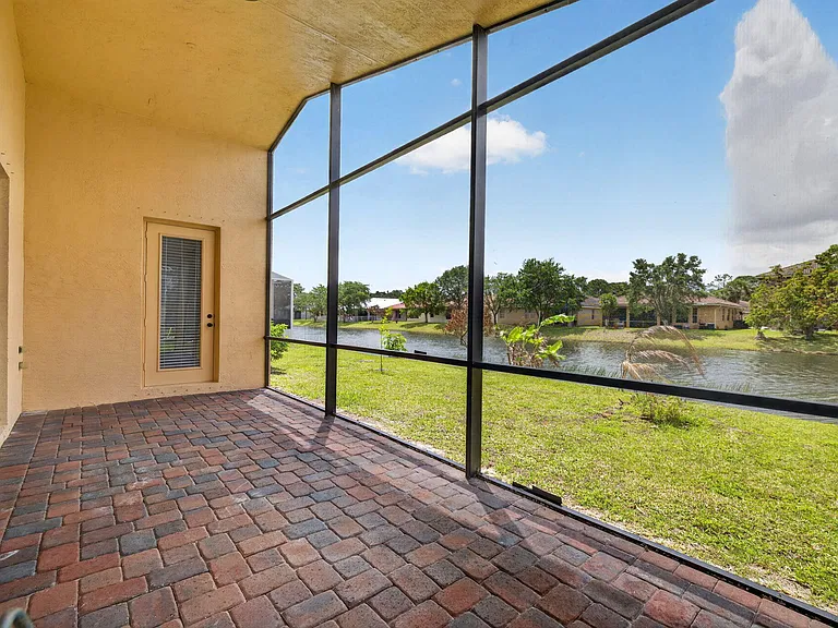 2237 SW Newport Isles Blvd — Photo 44