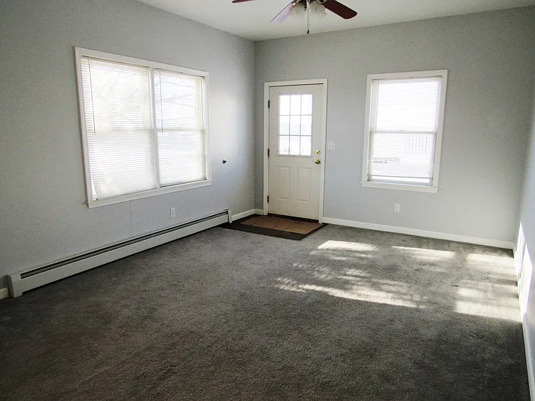 1089 Pulaski Hwy — Photo 3