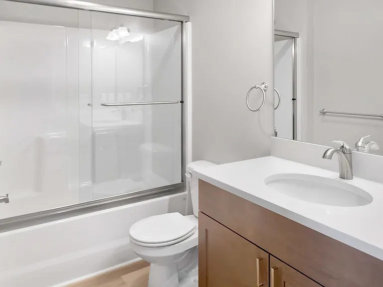 Kingsway Apartments — Photo 25