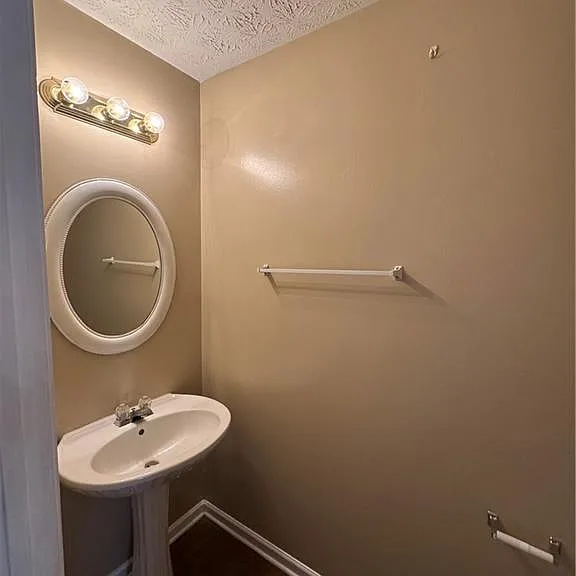 5869 Strathmoor Manor Cir — Photo 7
