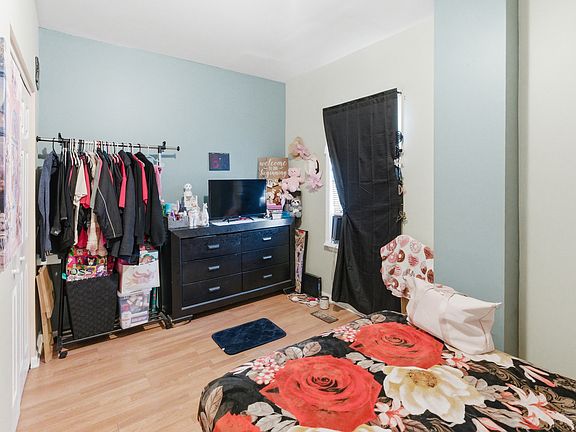 4th image of 354 Woodlawn Ave