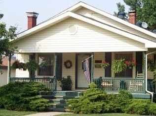 217 S Main St, Flora, IL 62839