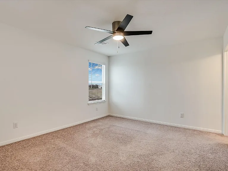 12814 Meachum Ln — Photo 13