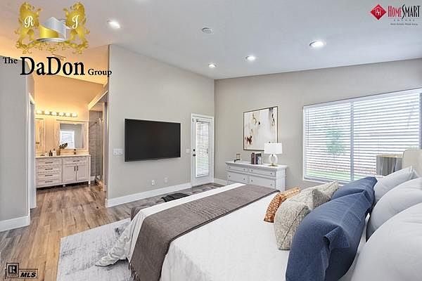 1st image of 3328 Moon River St