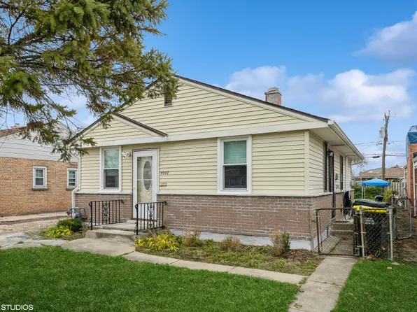 4337 Ruby St, Schiller Park, IL 60176