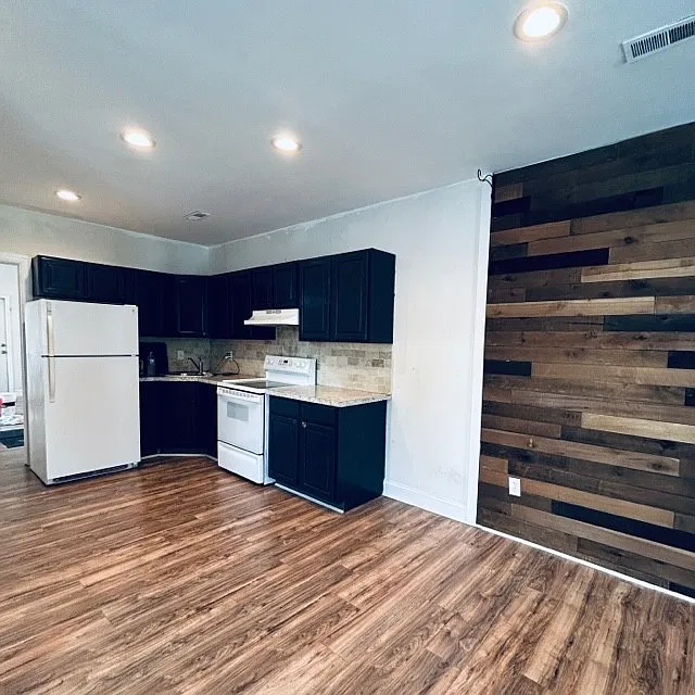 1 bed, $1,100 — Photo 2