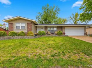 2515 Pioneer Dr, Saint Louis, MO 63129